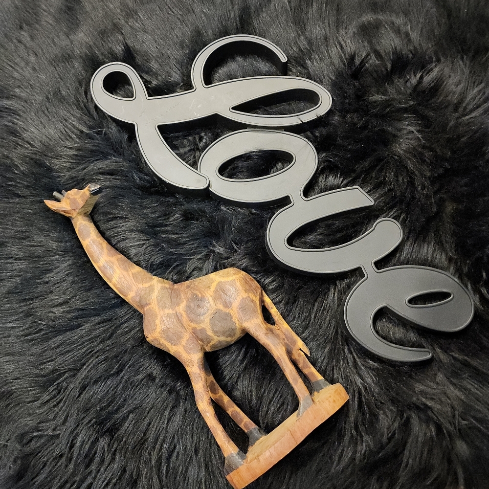 Vintage Hand Carved Wooden Giraffe Figurine With Dark Feet Accents